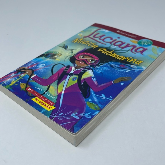 3/$15 AMERICAN GIRL: Luciana - Mision Submarina. Book 2
SPANISH VERSION - Picture 3 of 7